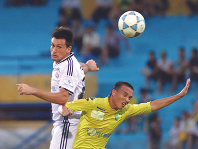 Vòng 14 V-League 2013: SLNA soán ngôi đầu