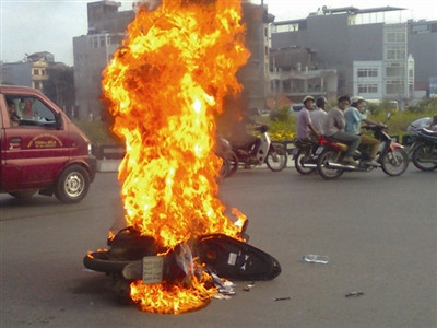 Xe cháy không phải vì xăng dầu sản xuất trong nước