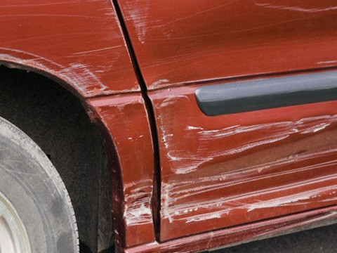 Vật liệu mới giúp xe tự chữa lành vết xước