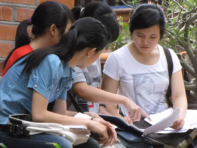 Luyện thi trong Văn Miếu