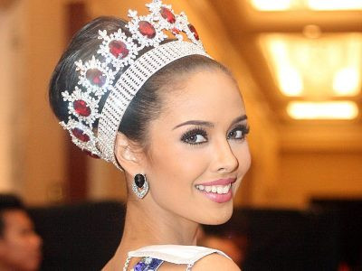 Chiêm ngưỡng nhan sắc rạng rỡ của Tân HHTG 2013