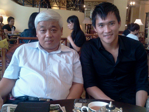 Bầu Kiên khẳng định không dùng tiền lôi kéo Công Vinh