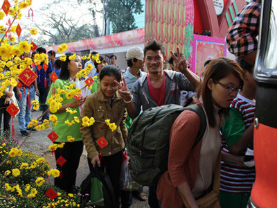 Tết ấm chờ đón sinh viên, công nhân