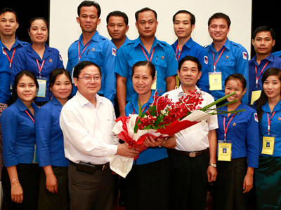 ‘Thủ lĩnh’ thanh niên Lào thăm báo Tiền Phong