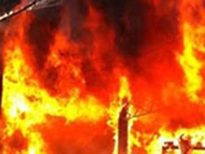 Ba mẹ con chết cháy