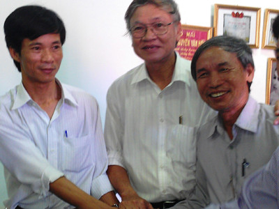 Người đoạt giải xin trả huy chương