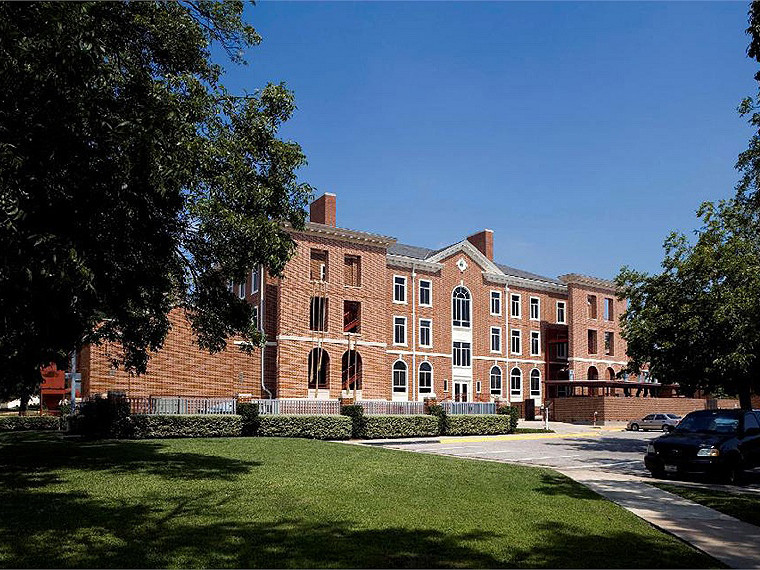 Khám phá ĐH nữ giới Texas