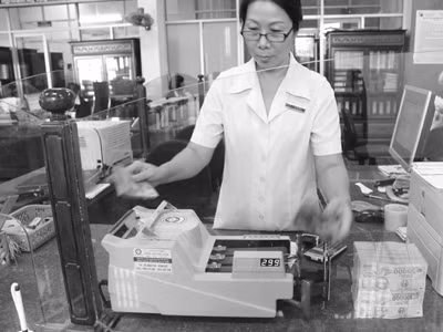 Đau đầu với... Tiền tồn kho