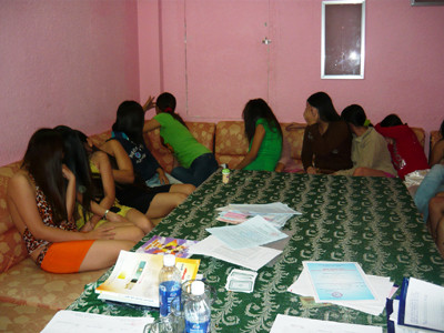 Gái mại dâm chông chênh ngày về