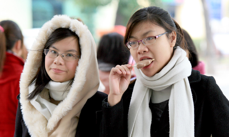 Đổ xô đi ăn kem nhân ngày đầu năm mới