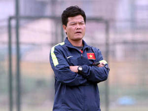 HLV Nguyễn Văn Sỹ nói gì về thảm bại trước UAE?