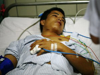 Nam sinh dùng mã tấu giải quyết mâu thuẫn