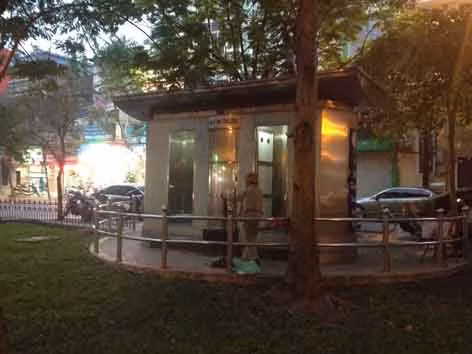 Nhà vệ sinh tiền tỷ ở Hà Nội gây tranh cãi