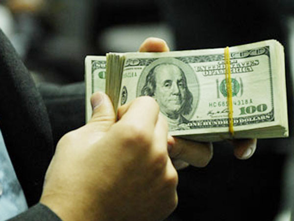 Khi chợ đen tạm đóng