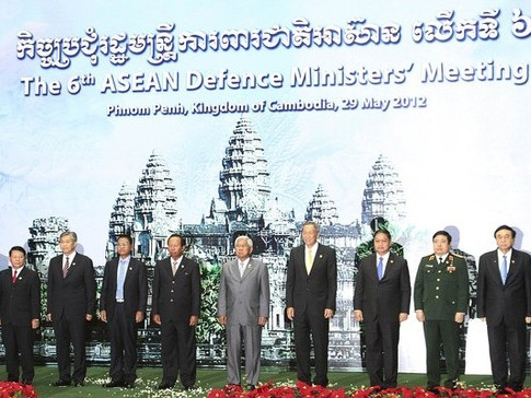 'Không né tránh tranh chấp Biển Đông'