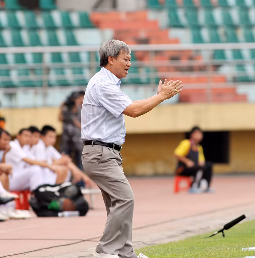 V-League: Đất Thủ và nỗi ám ảnh từ đất Cảng