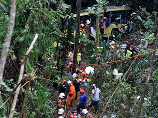 Hiện trường vụ tai nạn thảm khốc