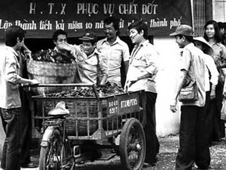 Những nụ cười thời gian khó