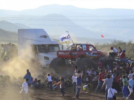 Hiện trường vụ tai nạn xe tải địa hình