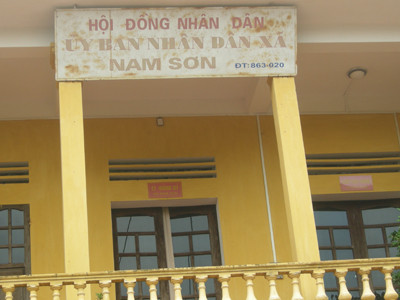 Bí thư xã bị tố gian lận thi cử