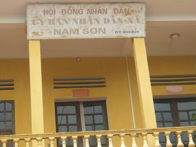 Bí thư xã bị tố gian lận thi cử