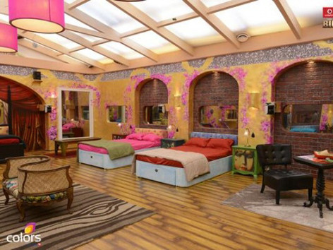 Người giấu mặt “nhập gia tùy tục”