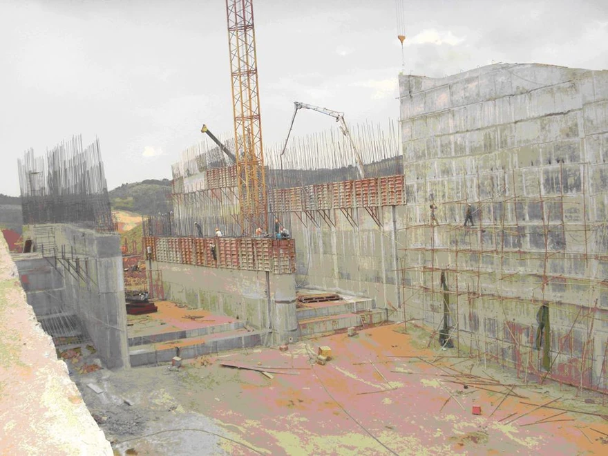 Bị phía Trung Quốc rút lui, lãng phí tiền tỷ mỗi ngày