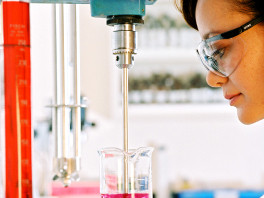 Tránh xa chất độc hại trong mỹ phẩm dưỡng da