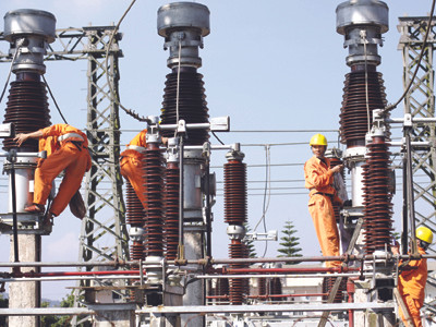 Vẫn là EVN mua áo cho người khác mặc