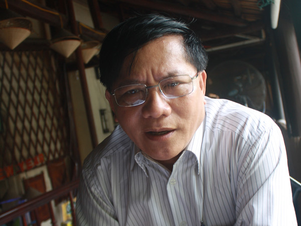 Người mẫu bán dâm: Sự hỗn loạn của chuẩn giá trị