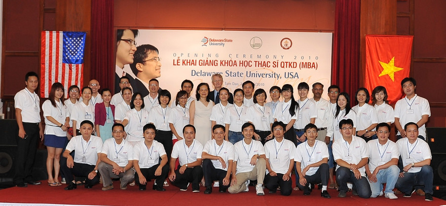 Khai giảng lớp đào tạo thạc sĩ quản trị kinh doanh