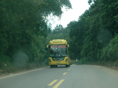 Phá sản đề án xe khách chạy đường Hồ Chí Minh