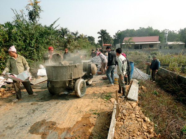 CLB Thanh niên giúp nhau phát triển kinh tế (Hòa Bình) nhận công trình gây quỹ