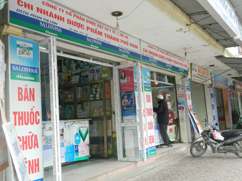 Thuốc cấm vẫn bán công khai