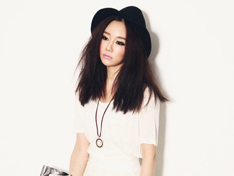 Nổi bật với style trắng cực xinh