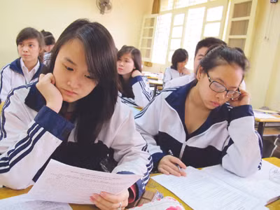 Để đổi mới giáo dục, cần chấn chỉnh tất cả những tiêu cực, thương mại hóa Ảnh: H.T