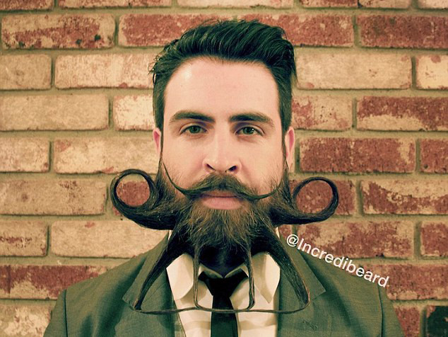 Người đàn ông có kiểu râu kỳ lạ