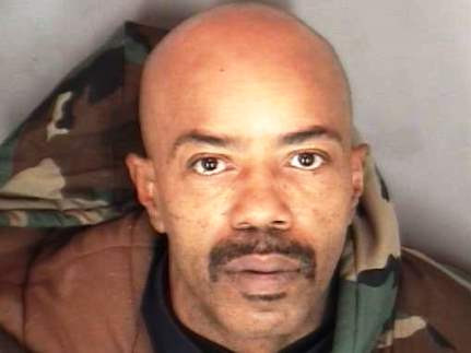 Đào xác cha đem về nhà cất giấu