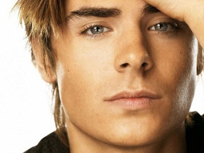 Zac Efron bị bắt quả tang tại cửa hàng ‘sex toy’