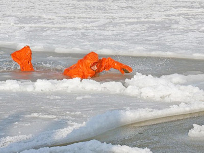 Hoàng tử Anh mắc kẹt ở Bắc Cực