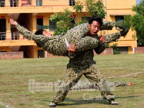 Cận cảnh tuyệt kỹ của bộ đội Đặc công