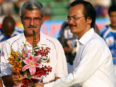 'Bầu' Thắng: 'Tiền mua cầu thủ tôi để làm từ thiện'