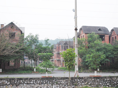 Tràn lan dự án chôn tiền