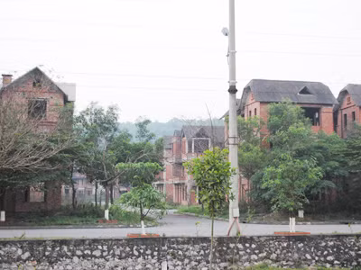 Tràn lan dự án chôn tiền