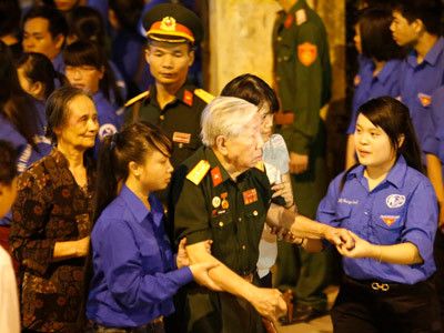 Làm sao để chạm được vào trái tim người trẻ