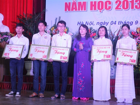 Bộ trưởng Y tế “tâm sự” với sinh viên Đại học Y Hà Nội