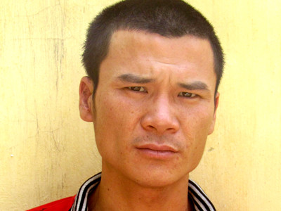 Không đội mũ bảo hiểm, rút súng bắn cảnh sát