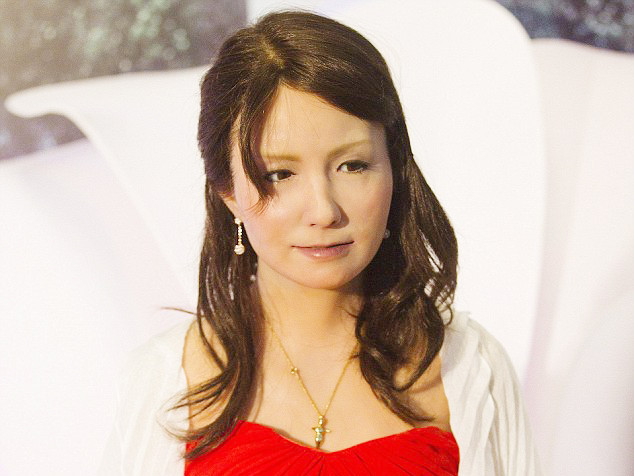 'Nữ Robot' biết cười nói như người