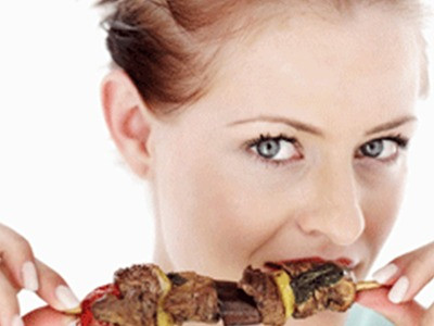 Cẩn trọng nhiễm khuẩn khi ăn thịt