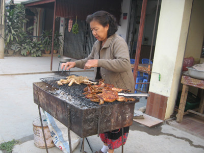 Ăn thịt sống ở Xiêng Khoảng